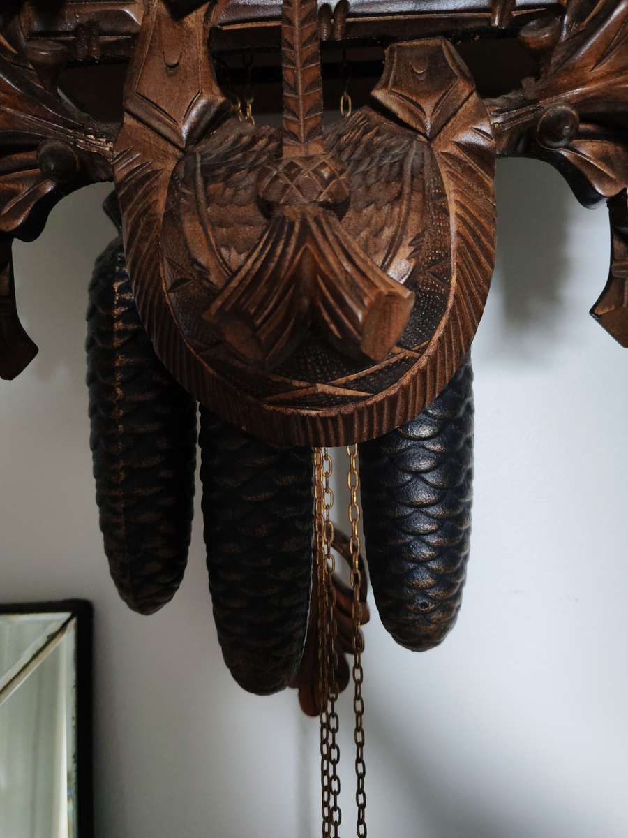 Hunter's style antique cuckoo clock