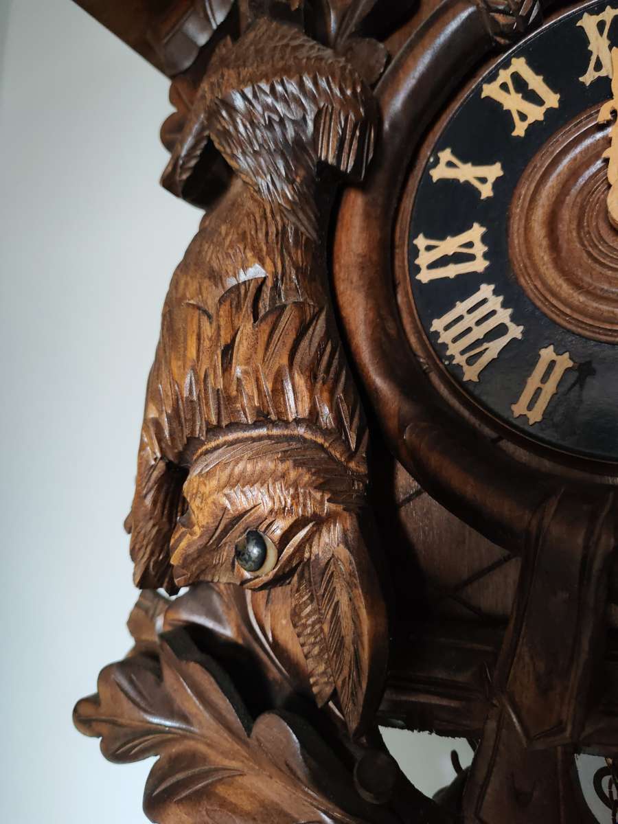 Hunter's style antique cuckoo clock