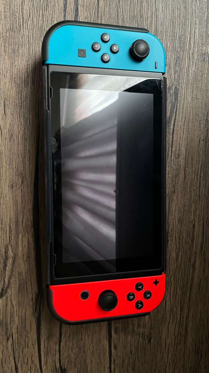 Nintendo Switch *** GOOD CONDITION ***