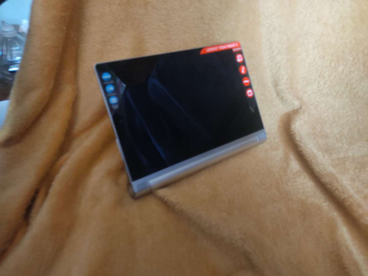 LENOVO YOGA 2, 8` INCH TABLET WITH BUILT IN STAND
