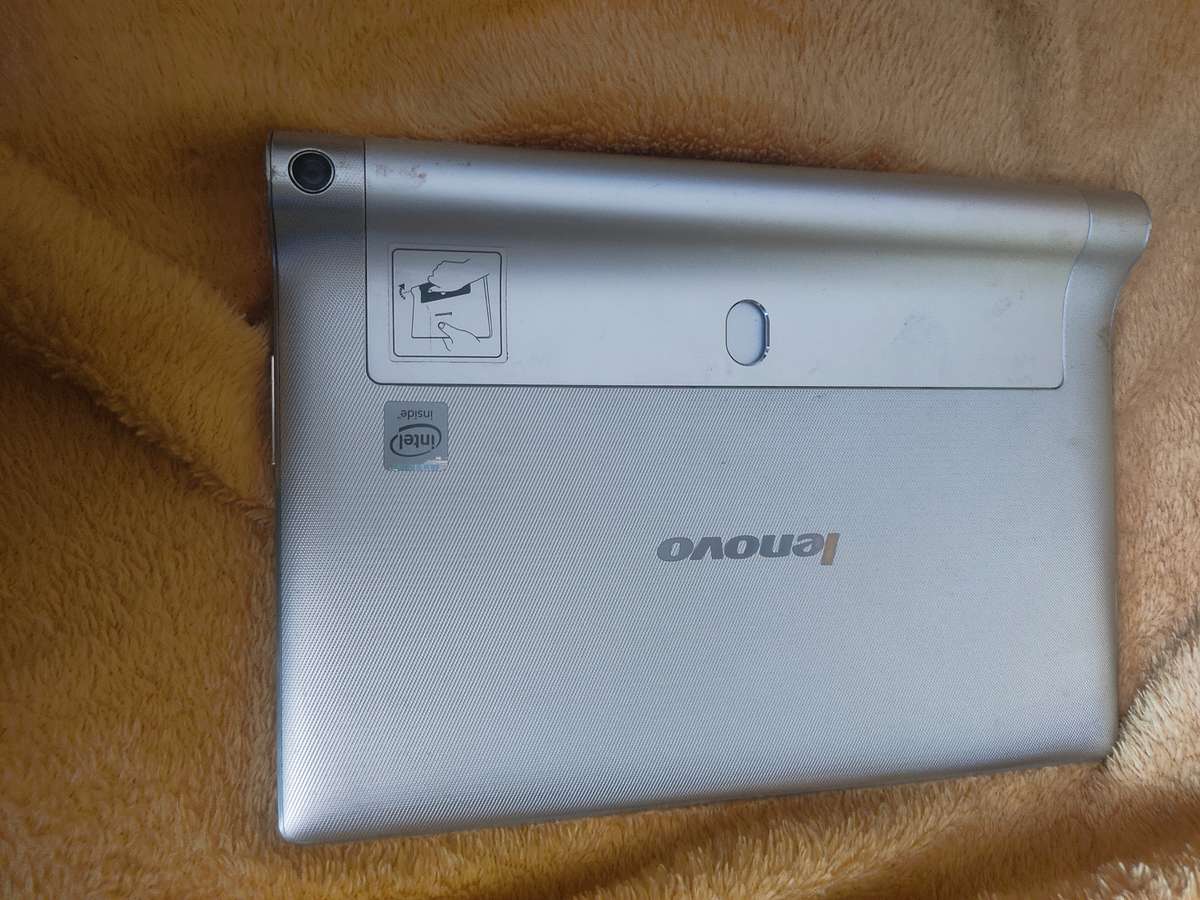 LENOVO YOGA 2, 8` INCH TABLET WITH BUILT IN STAND