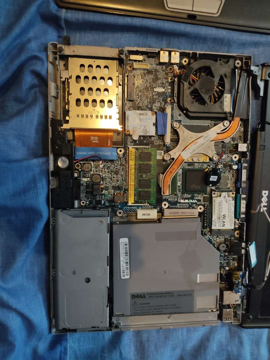 Dell latitude d620. ( READ DESCRIPTION)