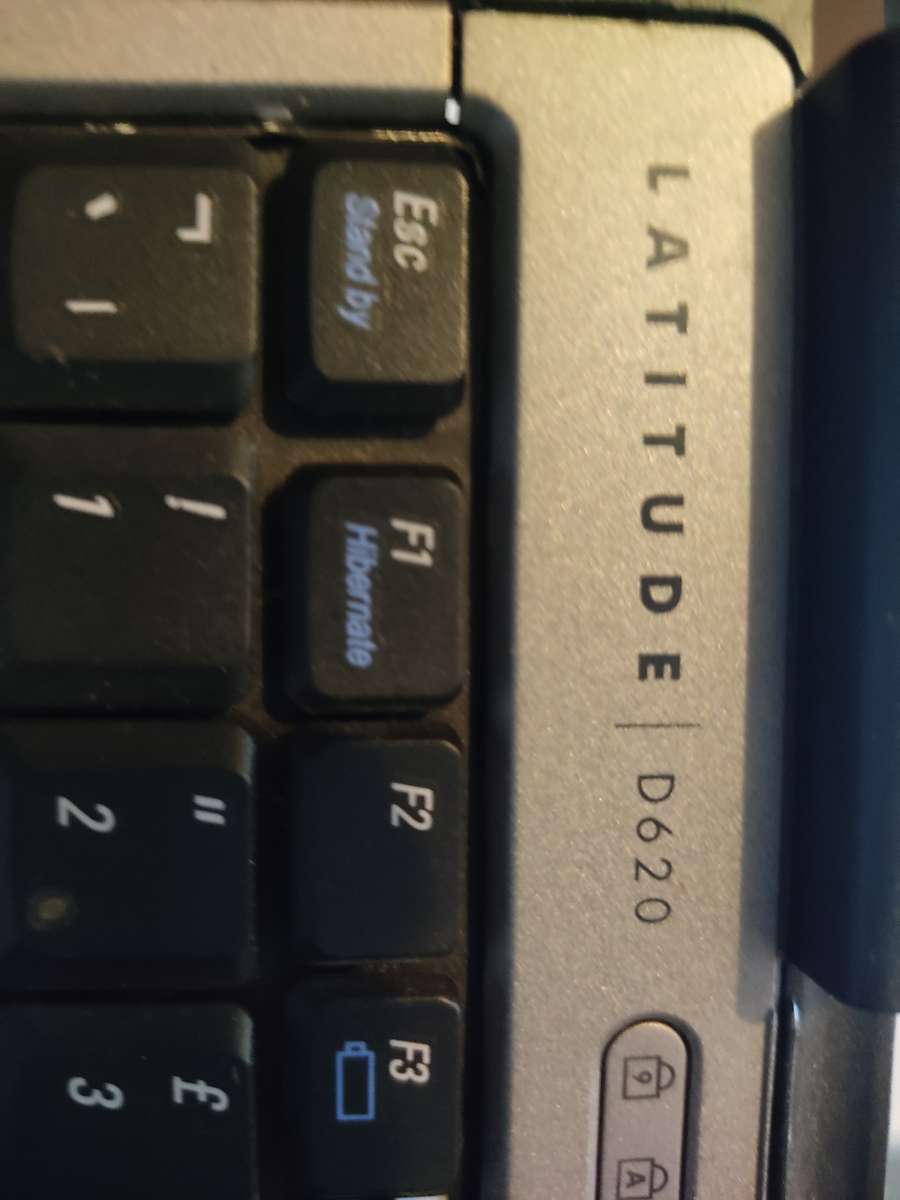 Dell latitude d620. ( READ DESCRIPTION)