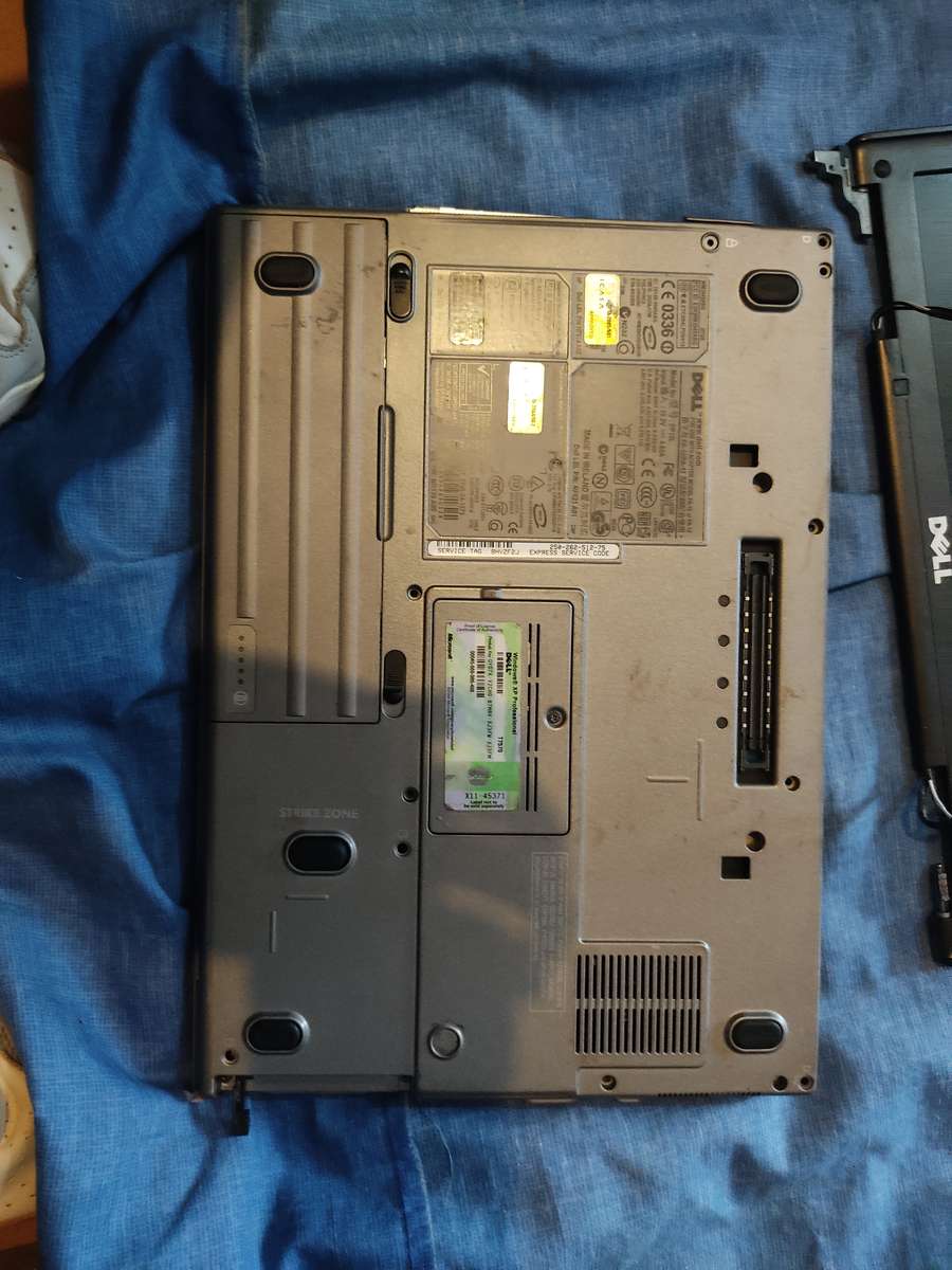 Dell latitude d620. ( READ DESCRIPTION)