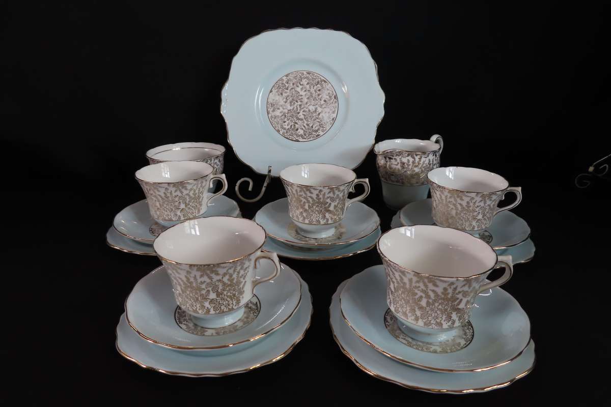 Royal Vale Part Tea Set 18 Piece.
