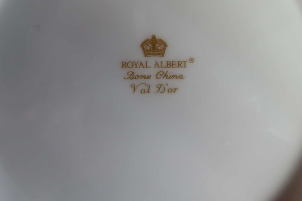 Royal Albert Val D'or Soup Plate.