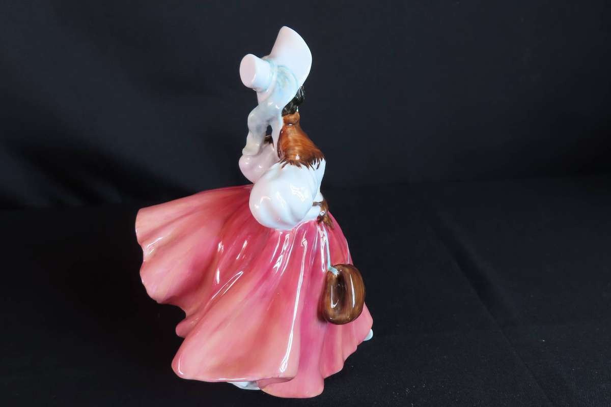 Royal Doulton Figurine The Skater HN 2117