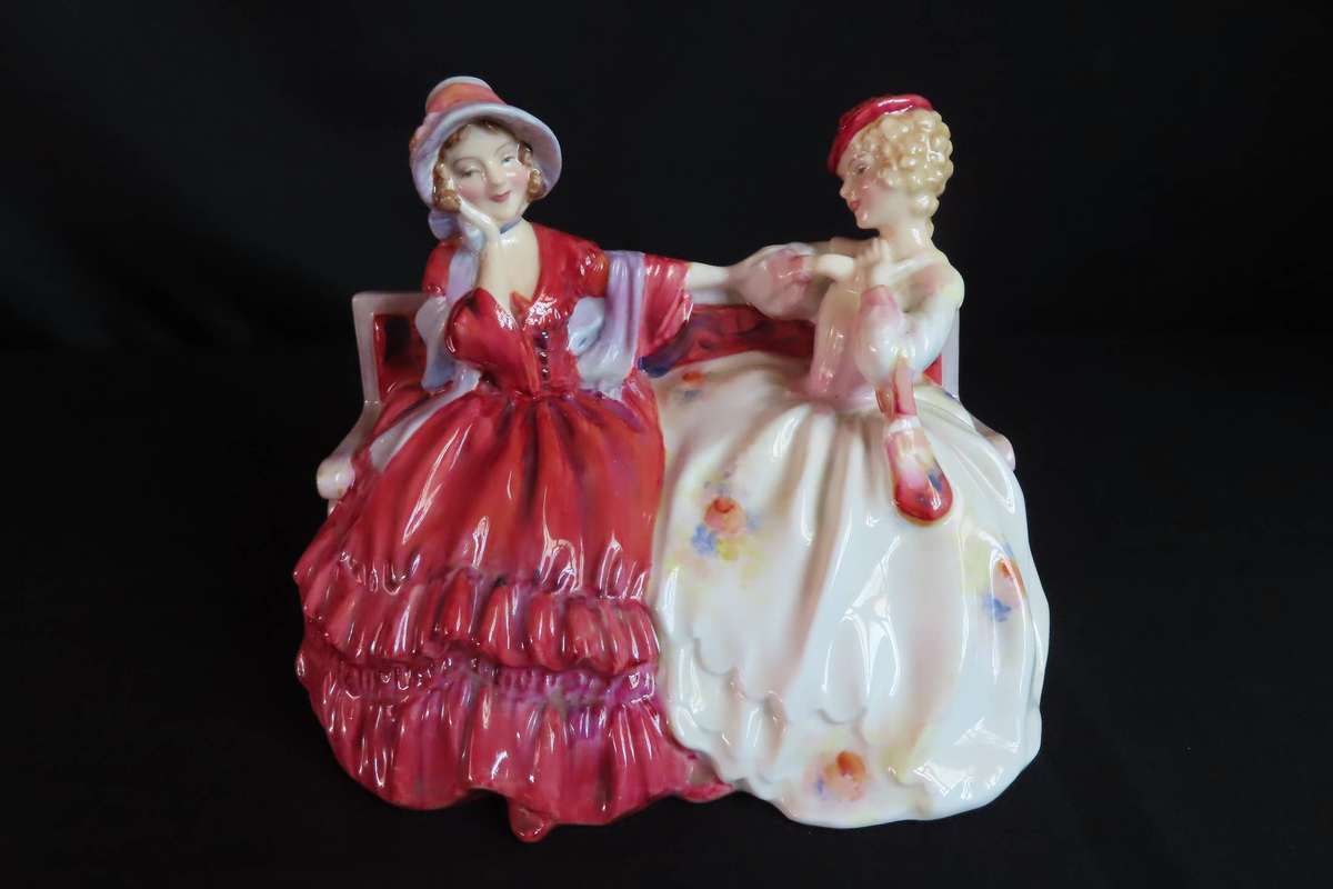 Royal Doulton Figurine The Gossips HN 2025