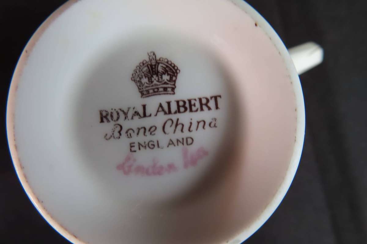 Royal Albert Linden Lea Teacups x 3.    (Replacement Cups)