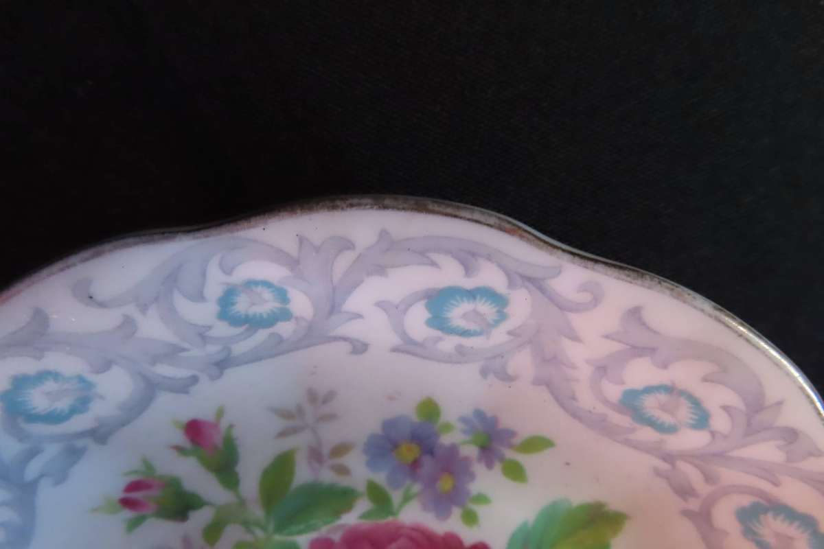 Royal Albert Fragrance 2 x Saucers & 2 x Cake Plates.