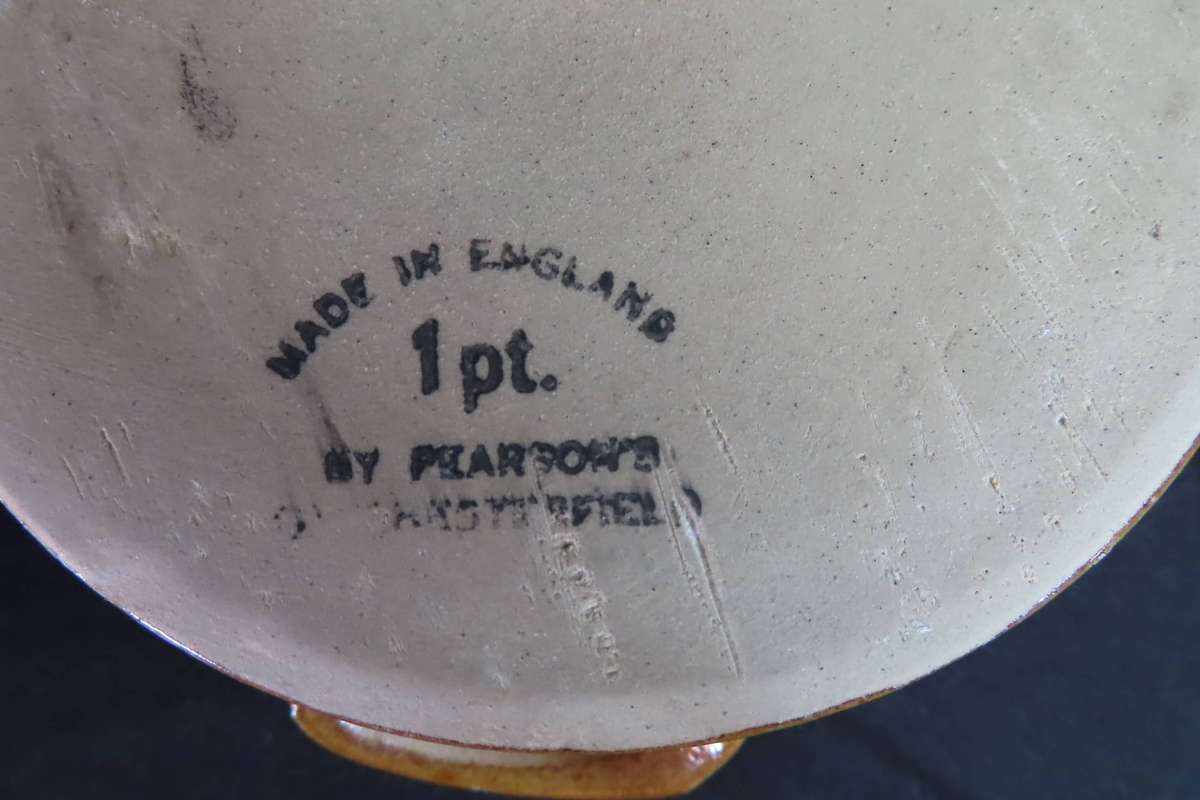 Pearsons of Chesterfield England Round small Casserole Lidded Dish.