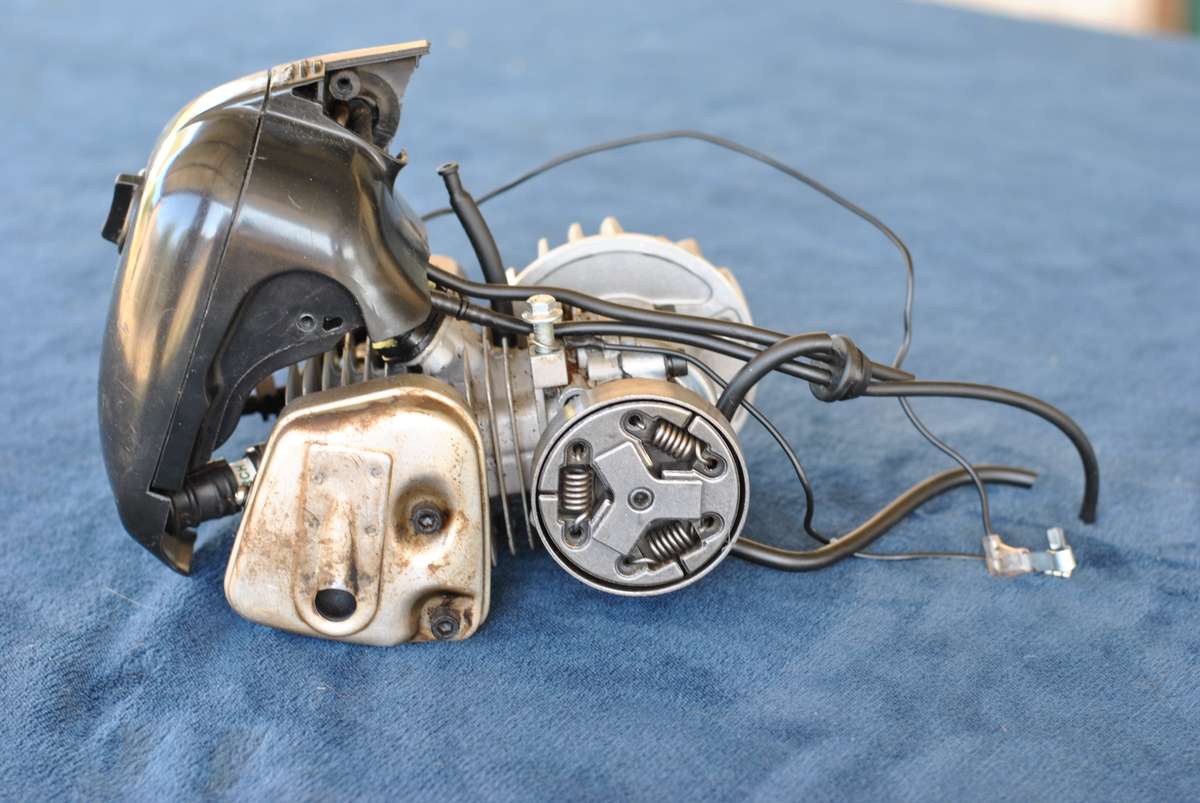 Powerful Two-stroke Chainsaw Engine