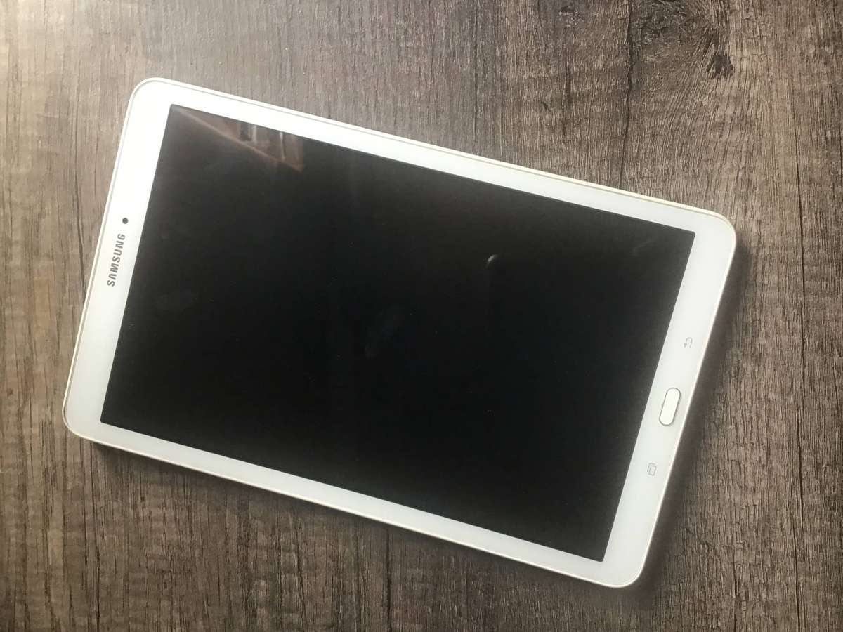 Samsung Galaxy Tab E 9.6 SM-T561