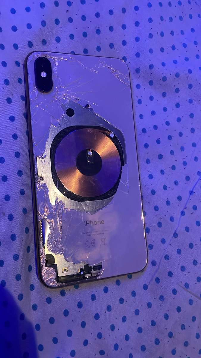 IPHONE XS MAX ON UNAVAILABLE 64Gb