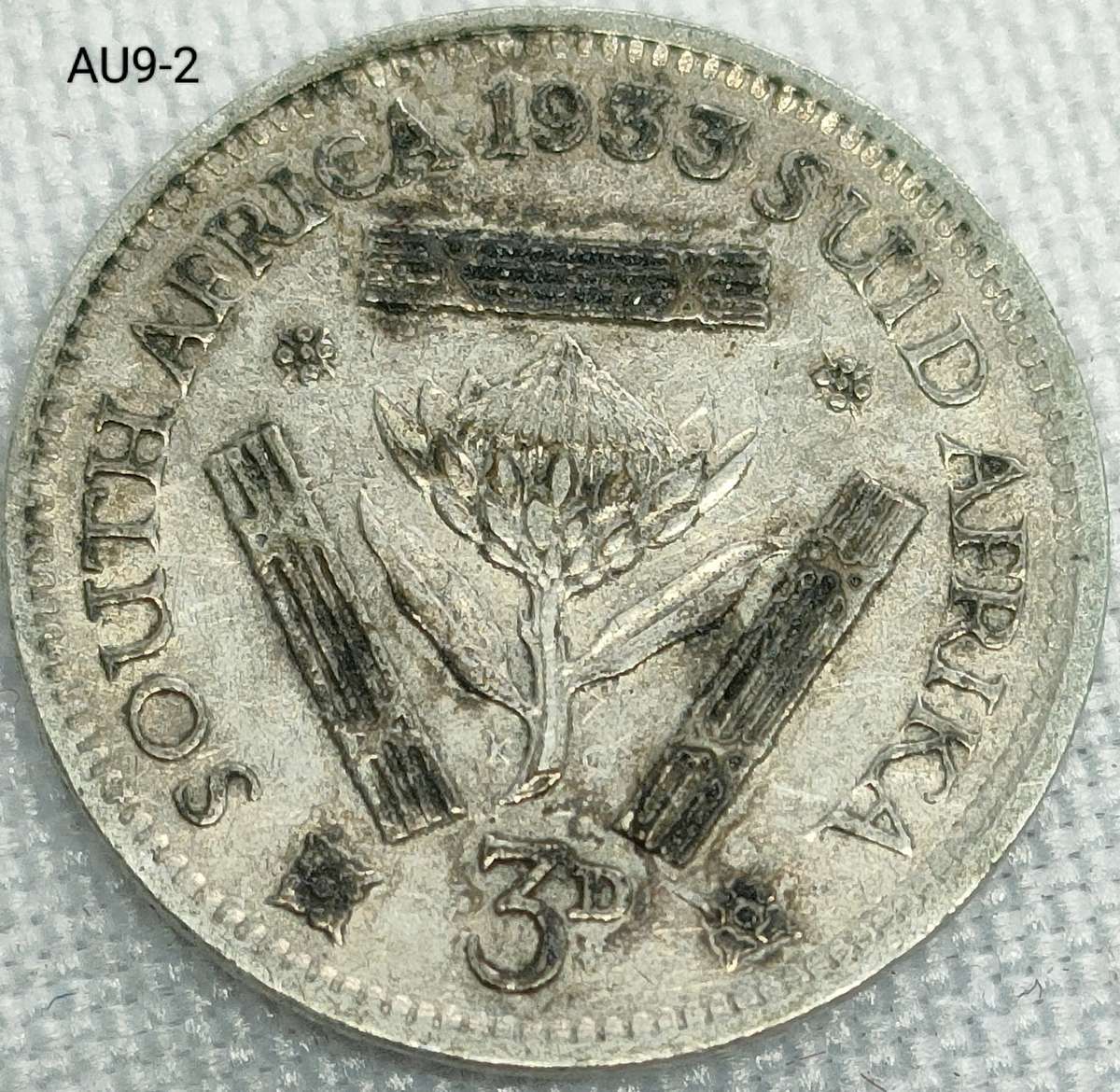 1933 Union of SA threepence - tickey - .800 silver coin