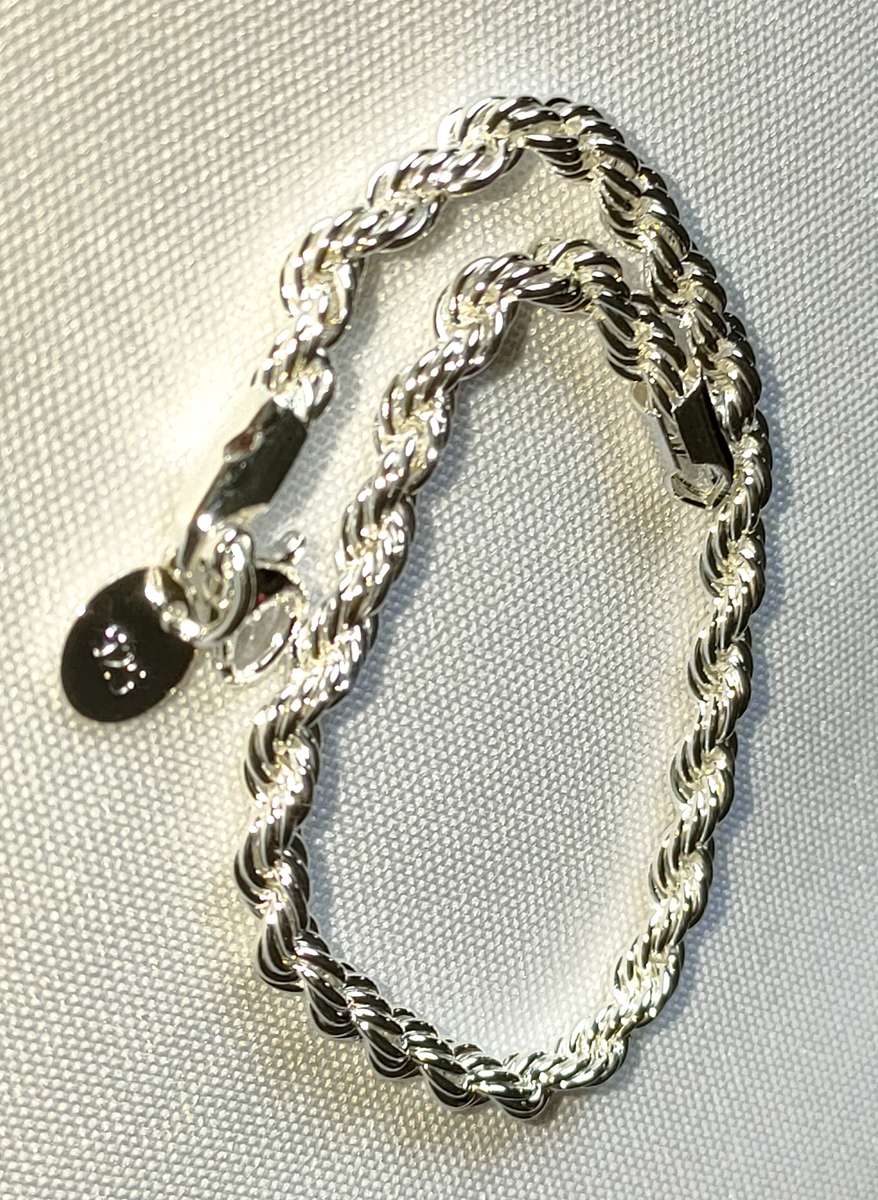 New Sterling Silver bracelet: Stamped 925: Length app 190mm