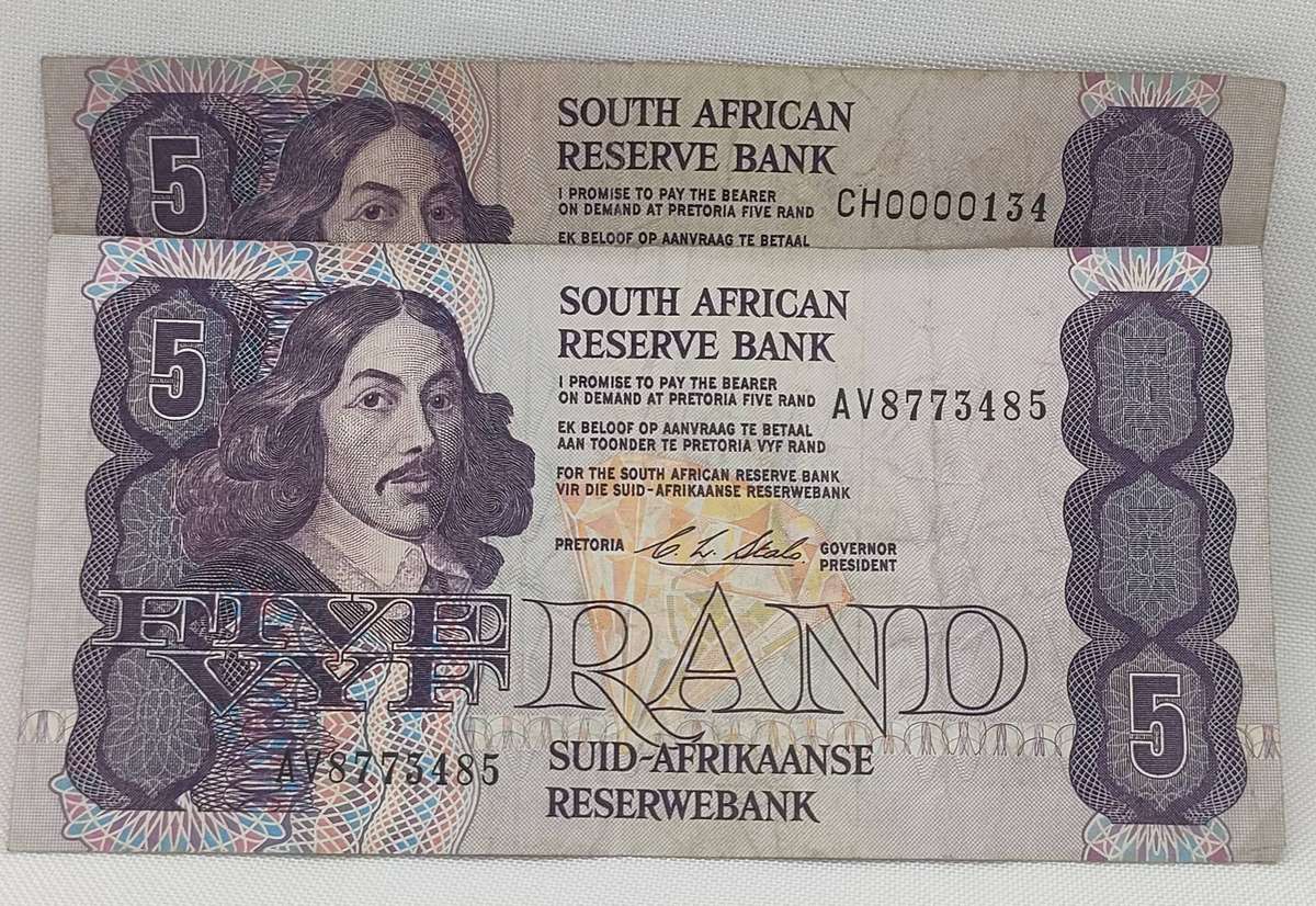 SARB banknotes - R5 - CL Stals- good condition - 2 notes - not legal tender