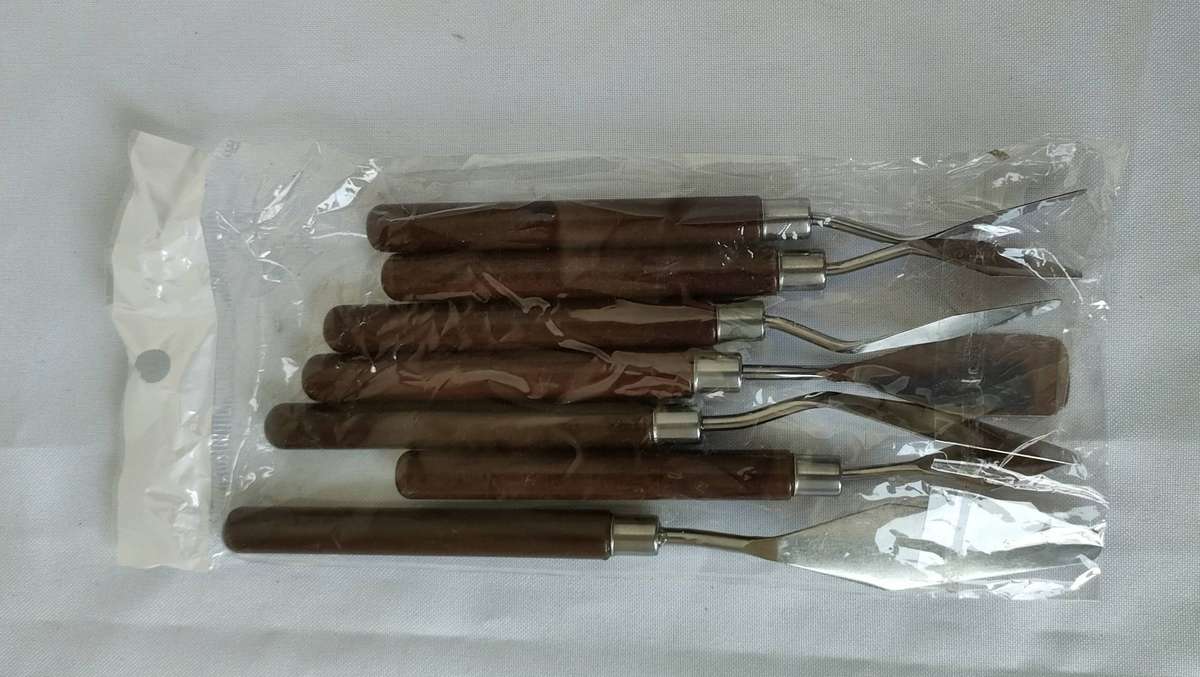 Metal sculpting tools-ideal for artistic endeavours- 195 mm tallest