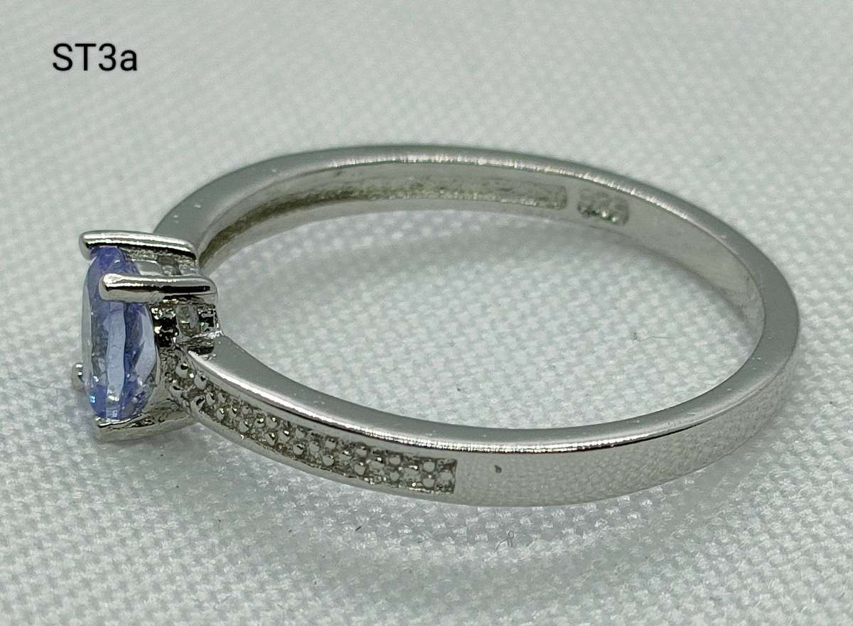 Sterling silver Tanzanite & diamond ring- 925 stamped - US7 -