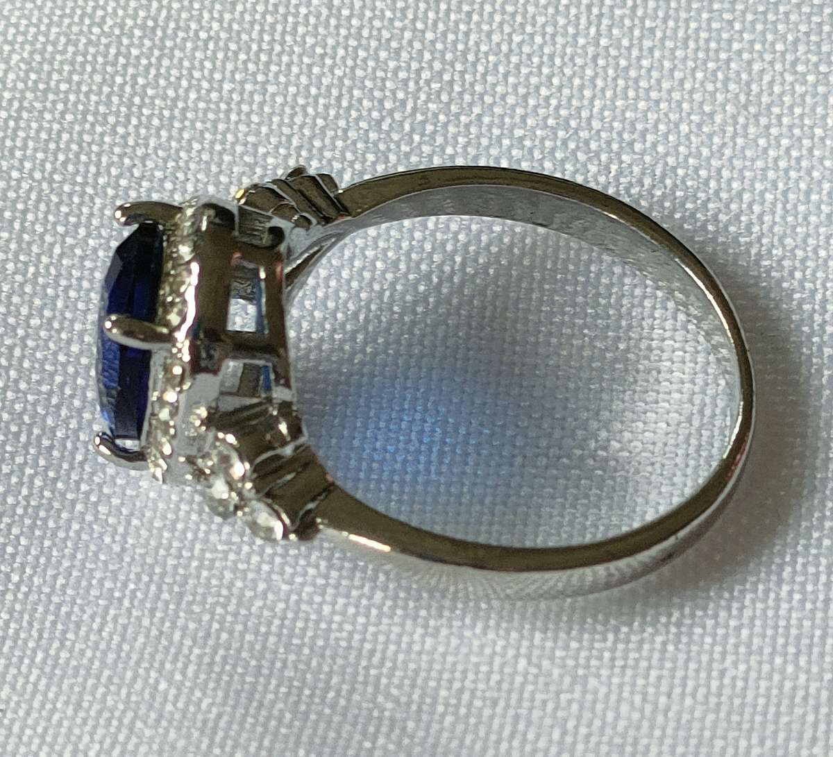 Gorgeous lab created Sapphire ring: Large stone: Size US7, 2 of 7