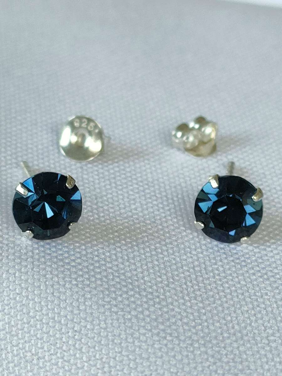New Sterling Silver Austrian Crystal earrings - studs - 925 stamped