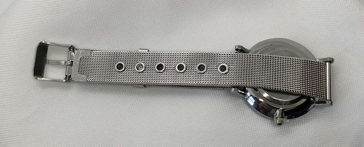 New Geneva Men's wristwatch - good quality - face 40 mm +