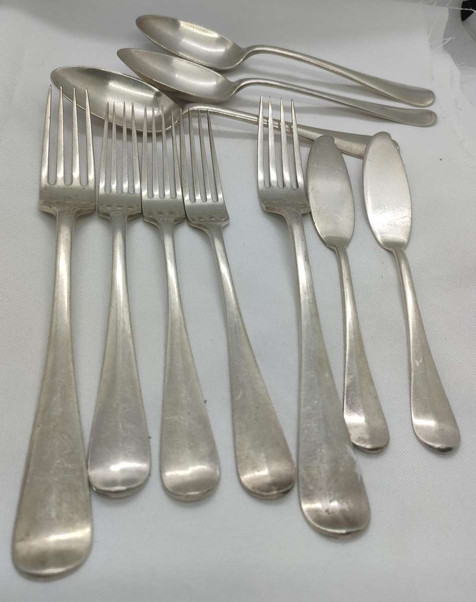 10 Pce hallmarked Keltum silverplated cutlery full size spoons, knives and forks 1 of 3