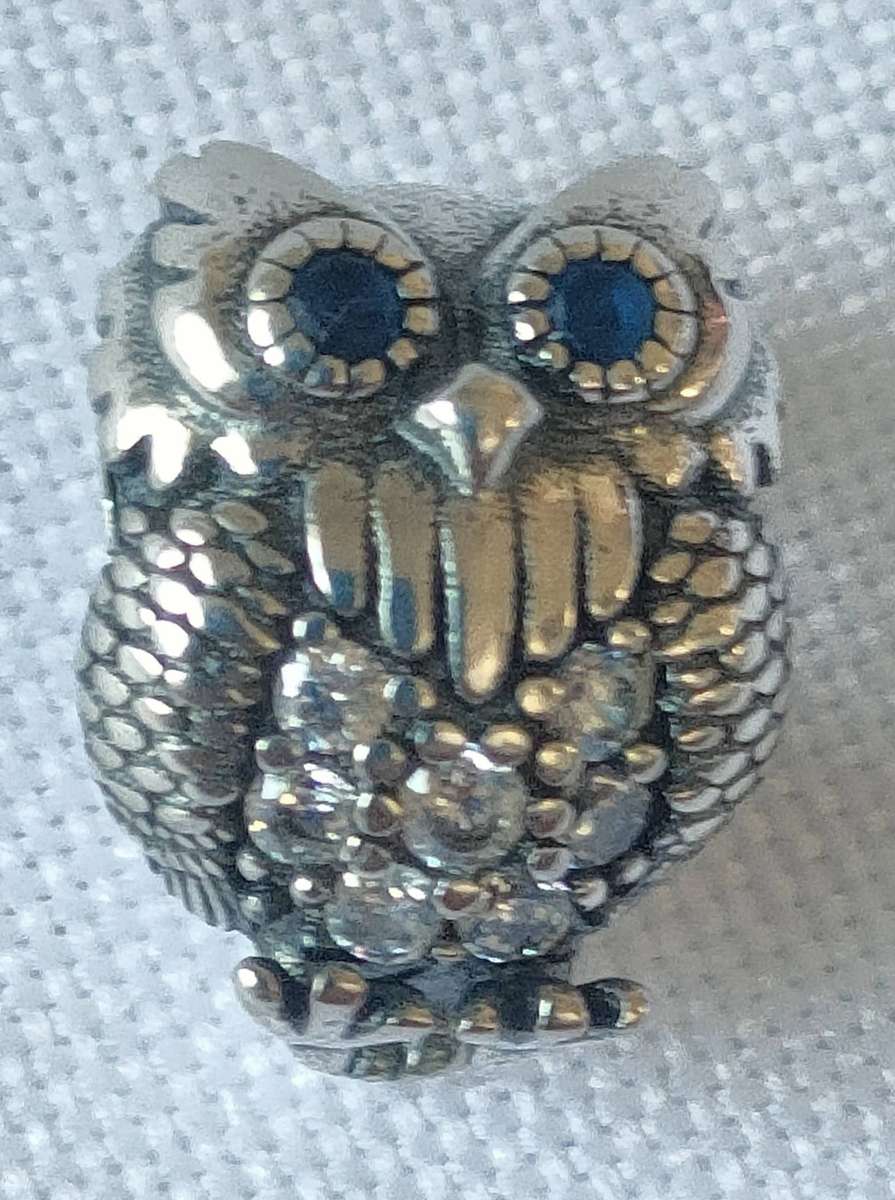 Sterling Silver Owl charm with exquisite detail and gemstone eyes -hallmarked