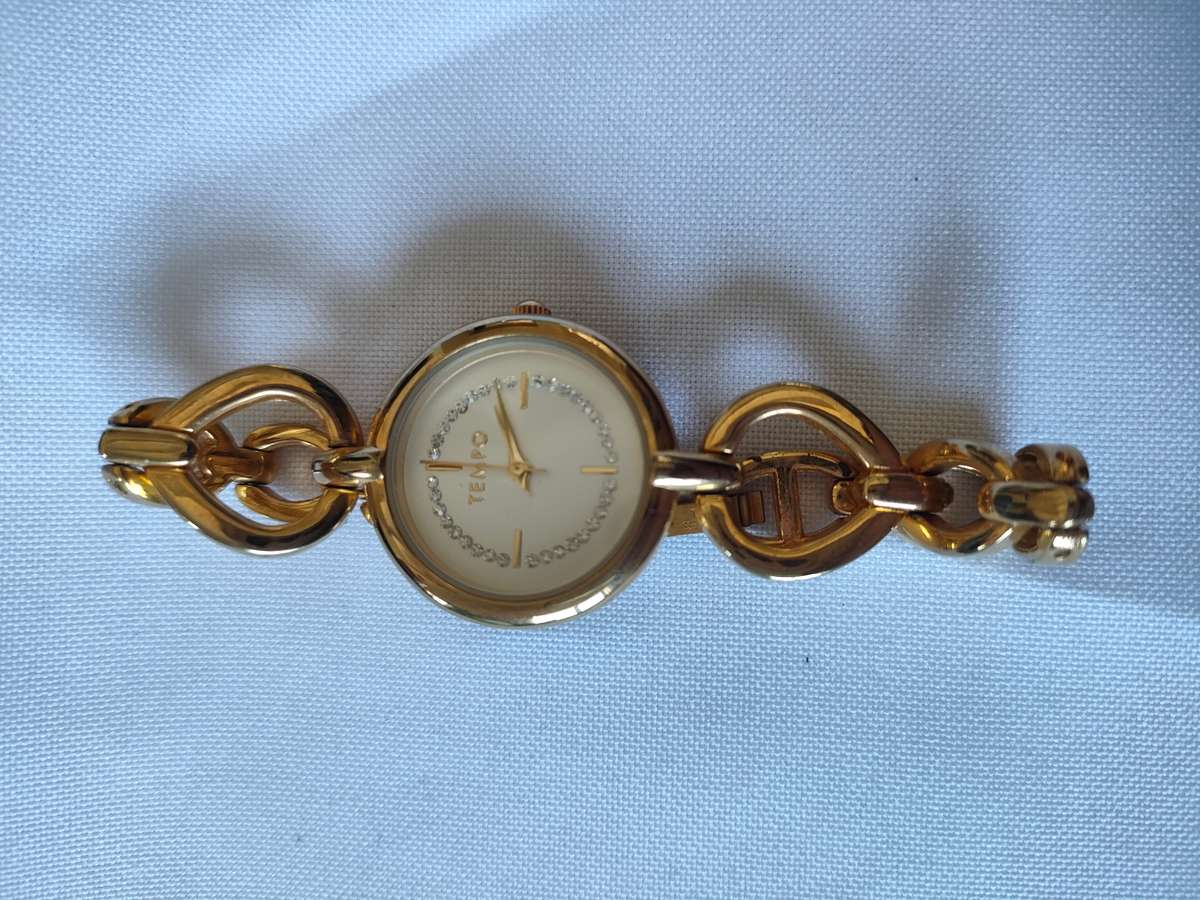 Valuable and Gorgeous Tempo Vintage Ladies watch: Requires service: Non-runner