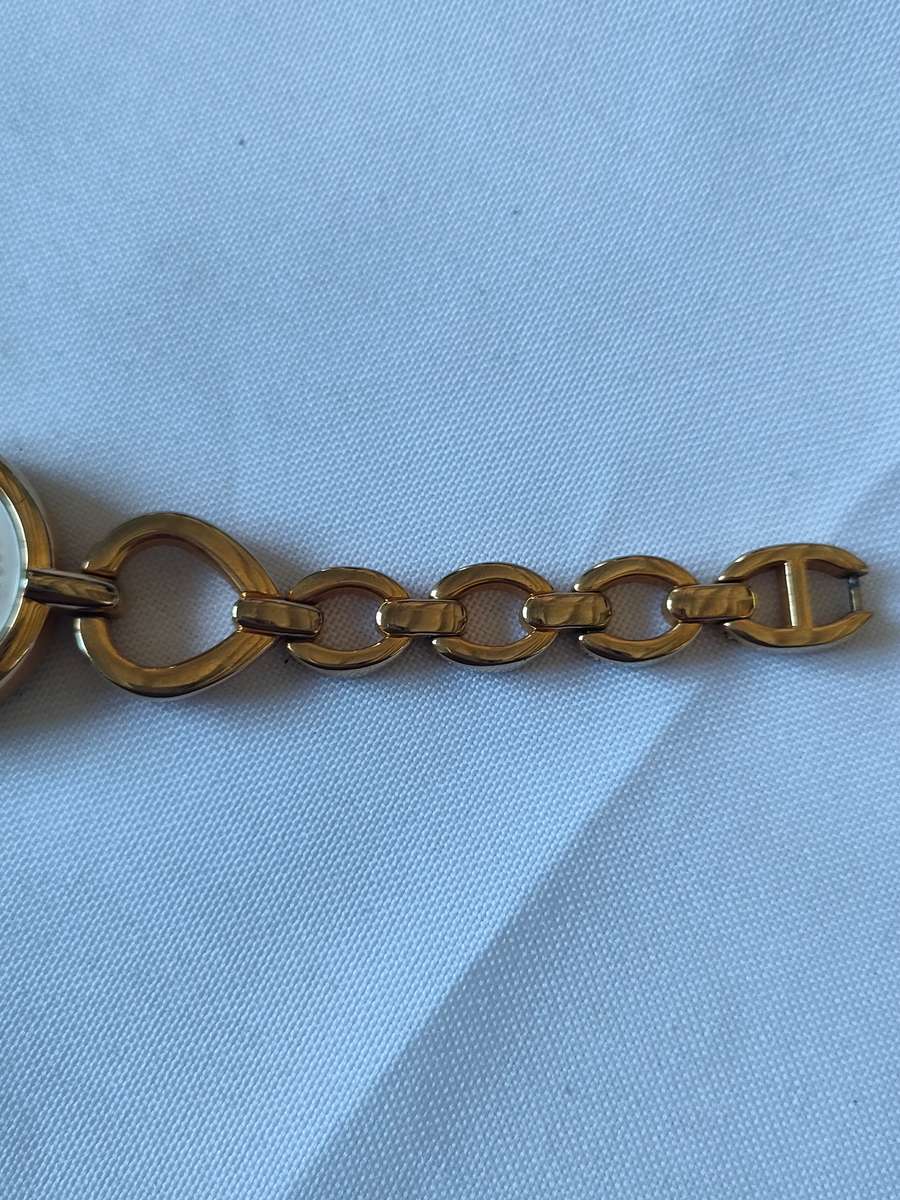 Valuable and Gorgeous Tempo Vintage Ladies watch: Requires service: Non-runner