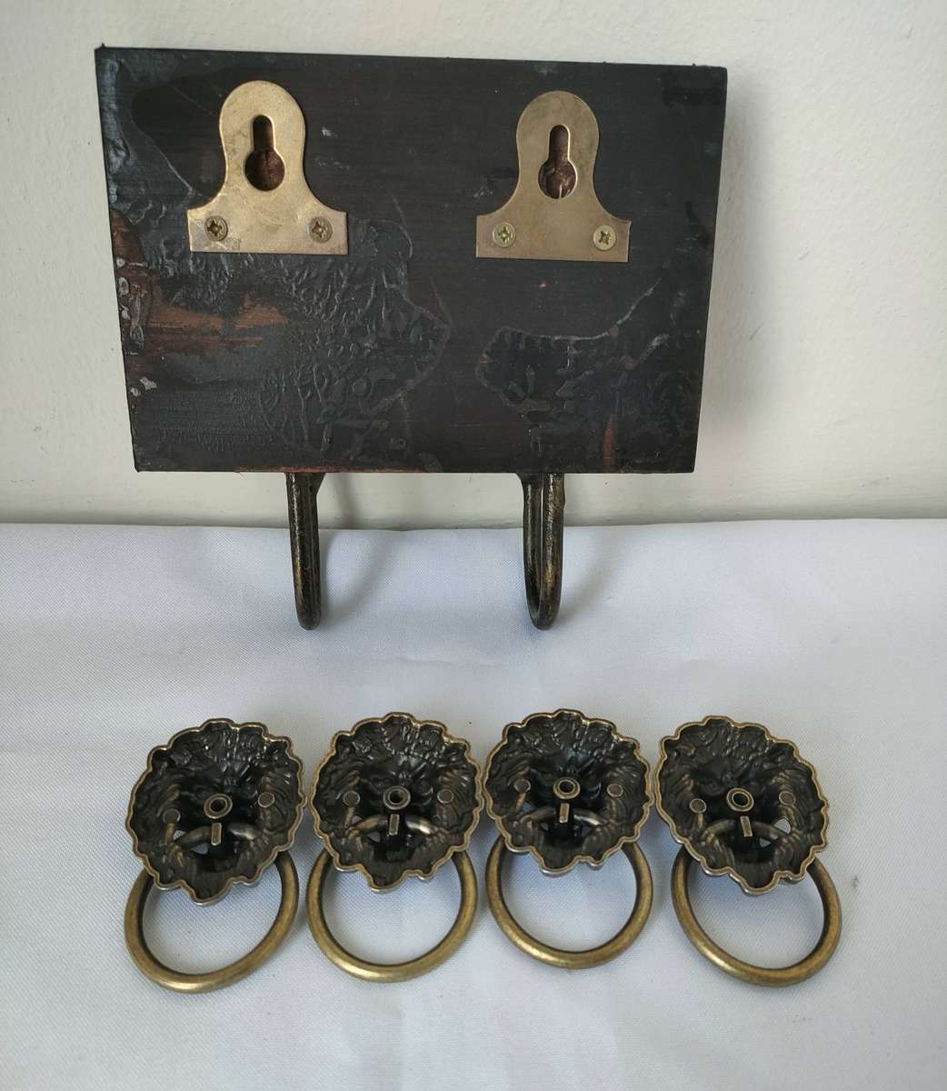 Stunning cast Lions head bronze coat hanger plus 4 similiar drawer/door handles with screws: 150x140