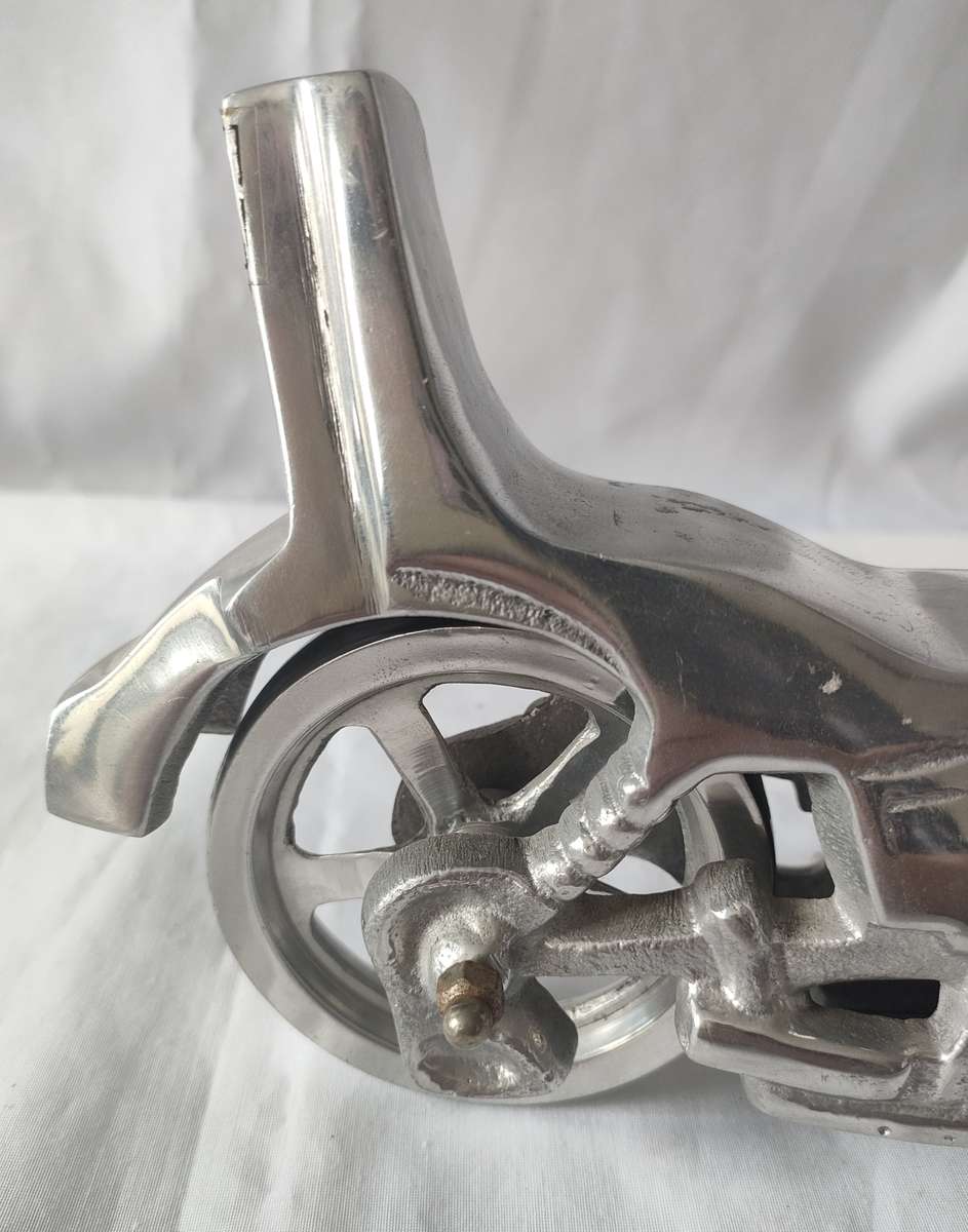 Stunning Large Solid Aluminium Harley Davidson: Top craftmanship: L 280 mm: H: 150 mm