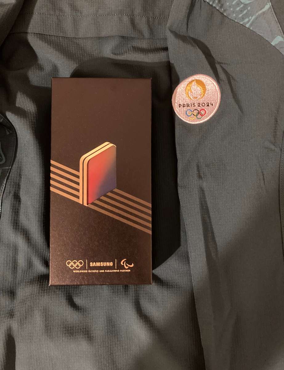 Samsung Galaxy Z Flip 6 Olympic Edition - 512GB