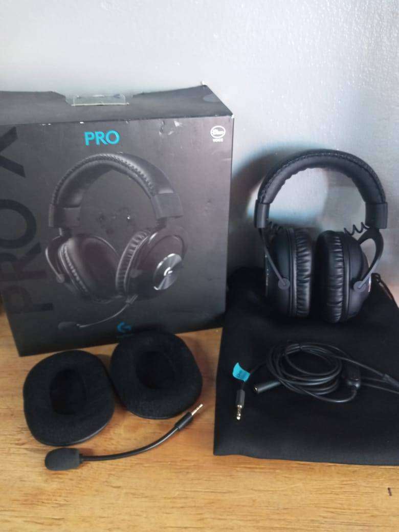 LOGITECKK G PRO GAMING HEADPHONES
