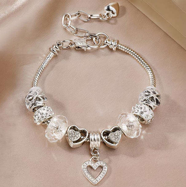 Charm Bracelet with Heart Pendant