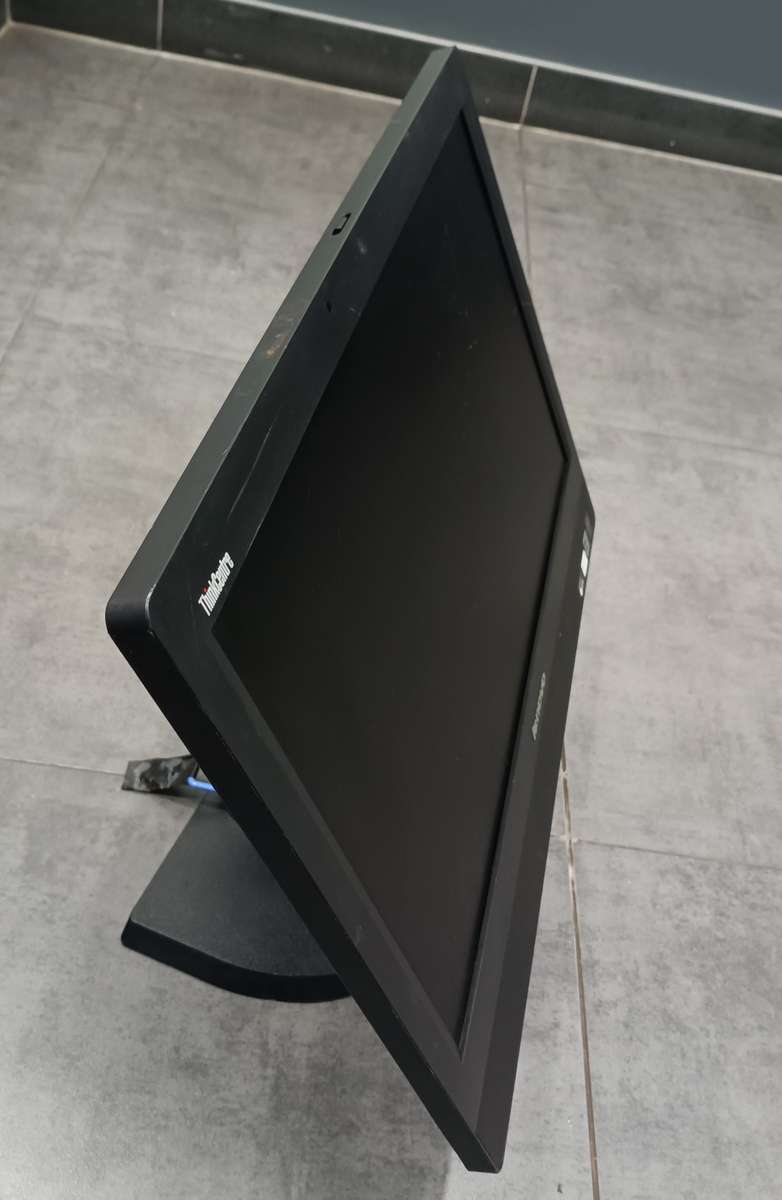 Lenovo Thinkcenter M93Z All in one PC/Core i7 4th Gene/16GB Ram/512GB SSD