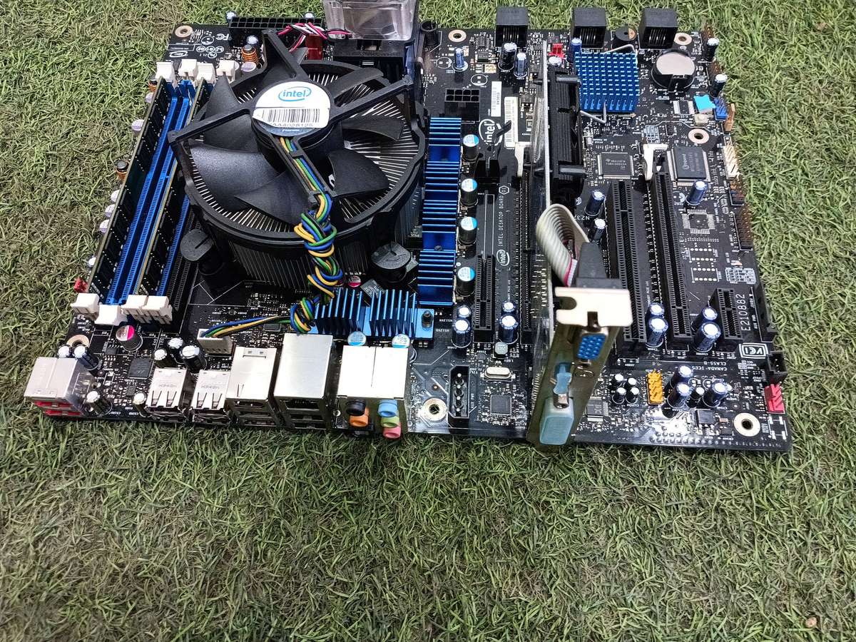 Core i7 Combo/16gb Memory+1gb Graphic card+ i7 930 CPu+ Cooler