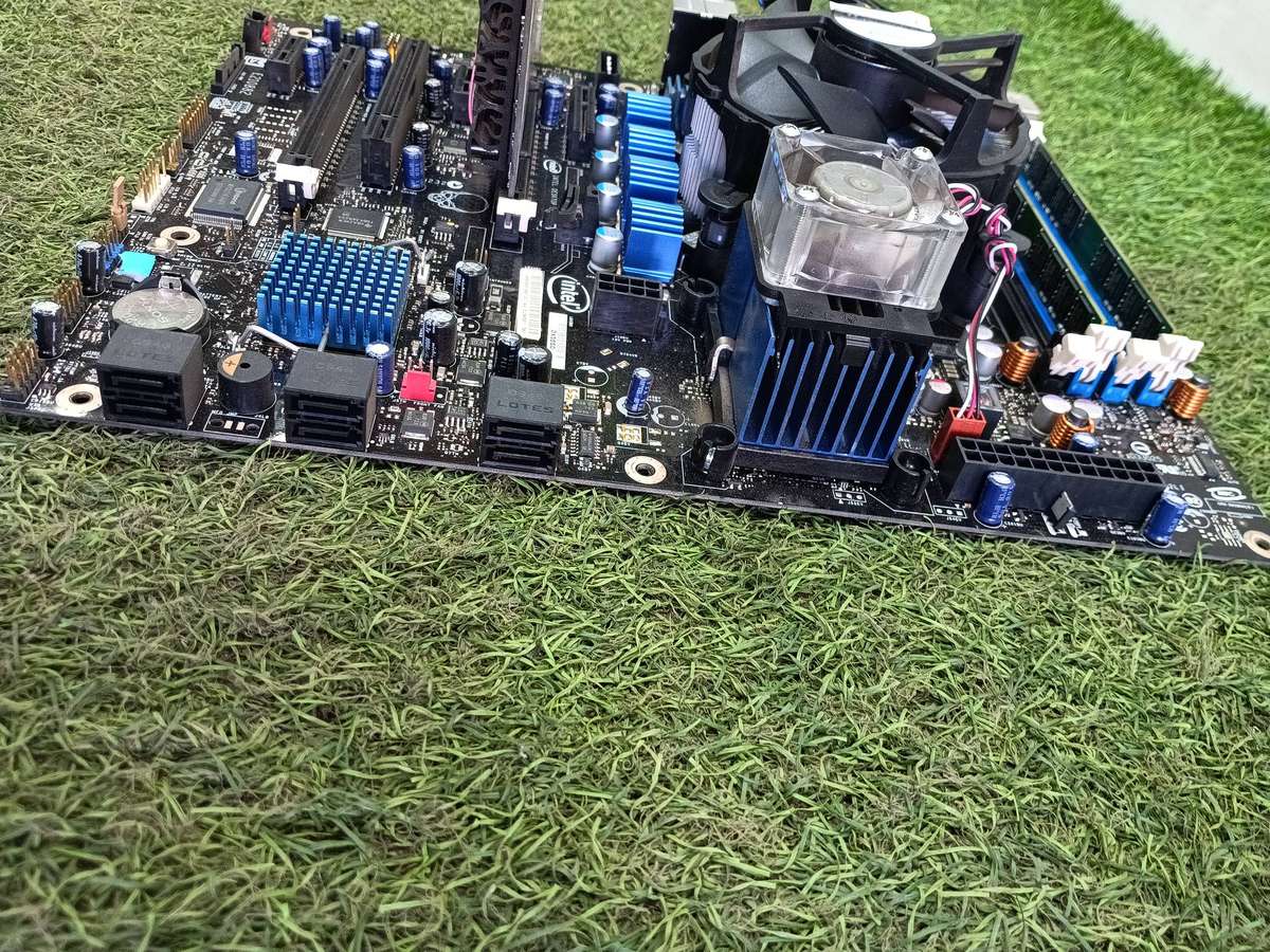 Core i7 Combo/16gb Memory+1gb Graphic card+ i7 930 CPu+ Cooler