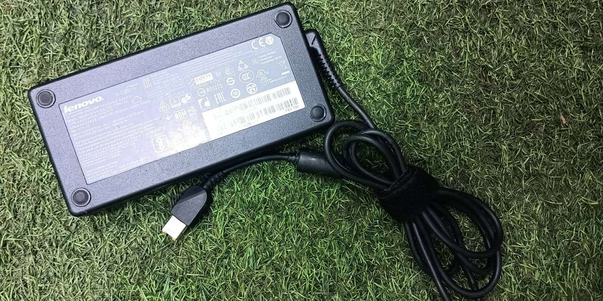 Lenovo 170W Original Lenovo Charger(USB Square tip)