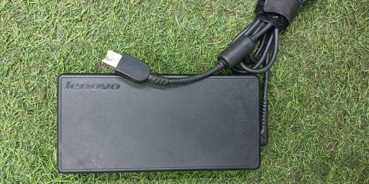 Lenovo 170W Original Lenovo Charger(USB Square tip)