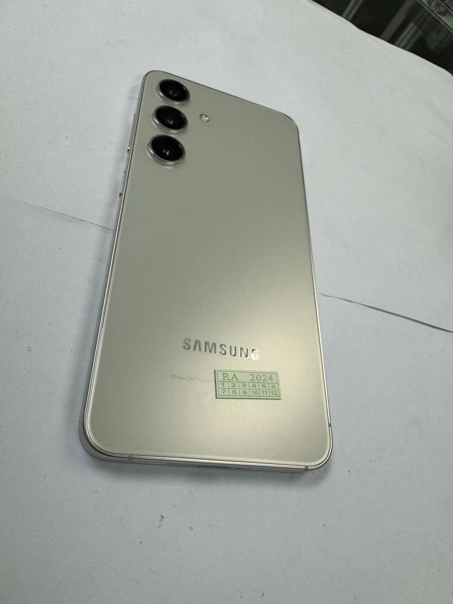 SAMSUNG S24 256GB