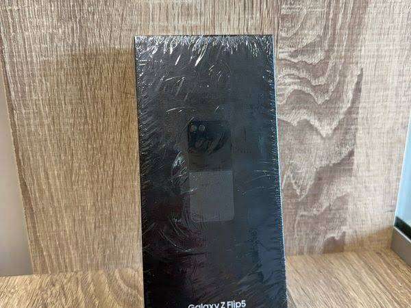 SAMSUNG FLIP 5 sealed