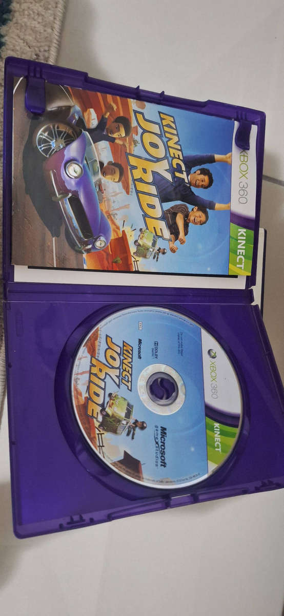  Xbox 360 S Bundle  Console + 2 Controllers + Kinect + 14 Games