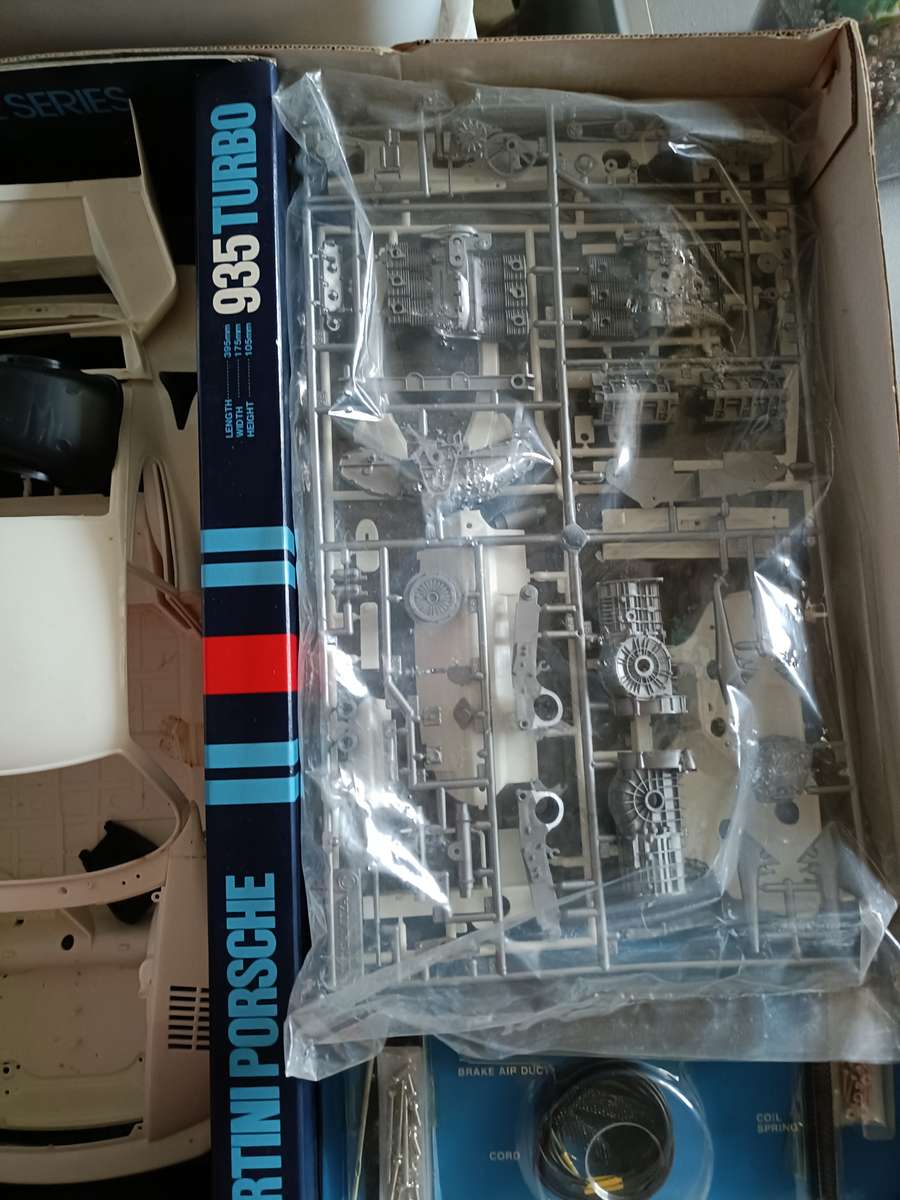 Tamiya Porsche Martini 935 Turbo 1:12 scale model