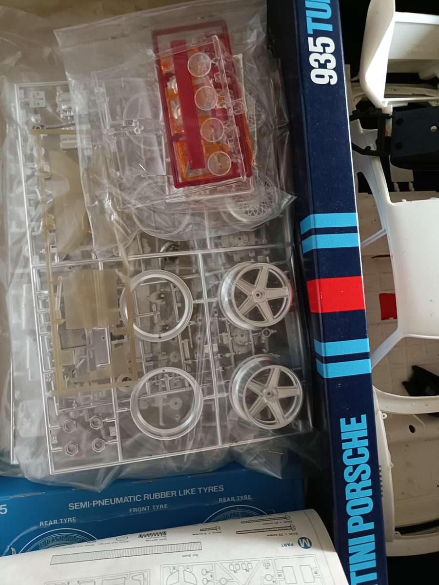 Tamiya Porsche Martini 935 Turbo 1:12 scale model