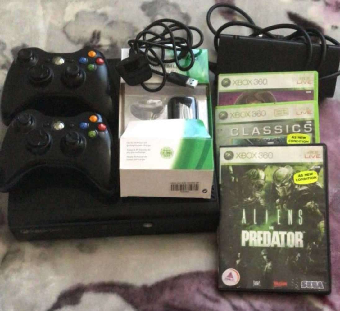 Xbox 360 Console with 4 Games and 2 Controllers