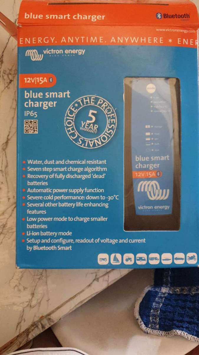 Blue Smart IP22 Charger 12/15(1) 230V CEE 7/7