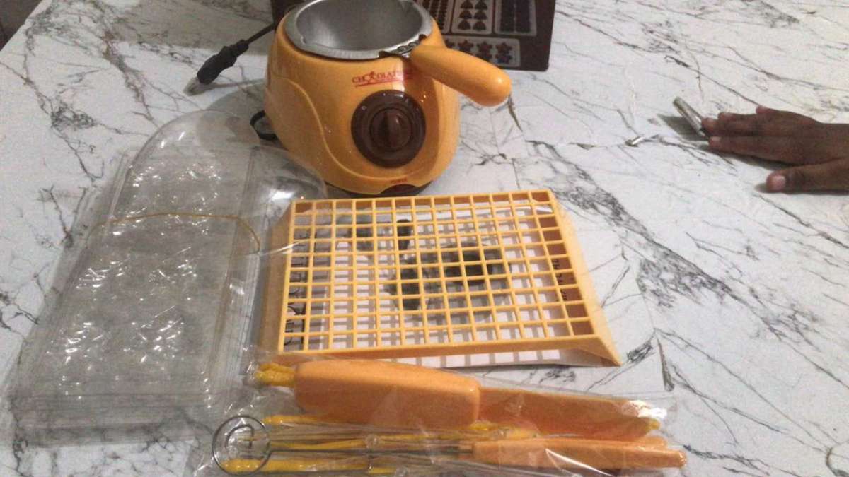 Electric Chocolate Melting Pot with Accessories