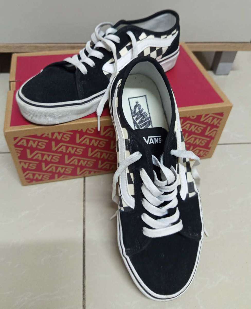Vans Filmore Decon (checkered board) Size 7