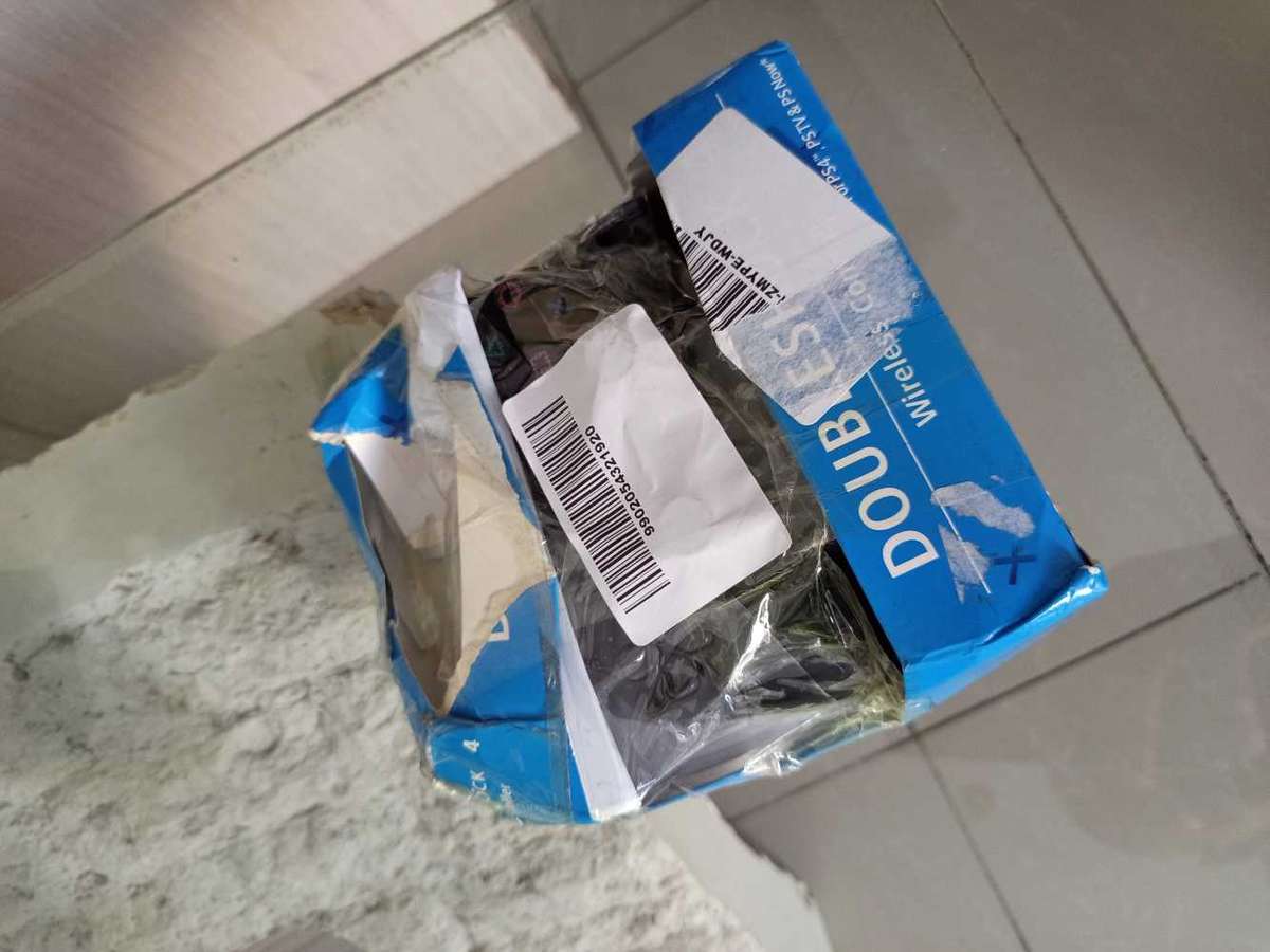 *damage box* Doubleshock 4 PlayStation 4 Wireless Controller: Generic (PS4)